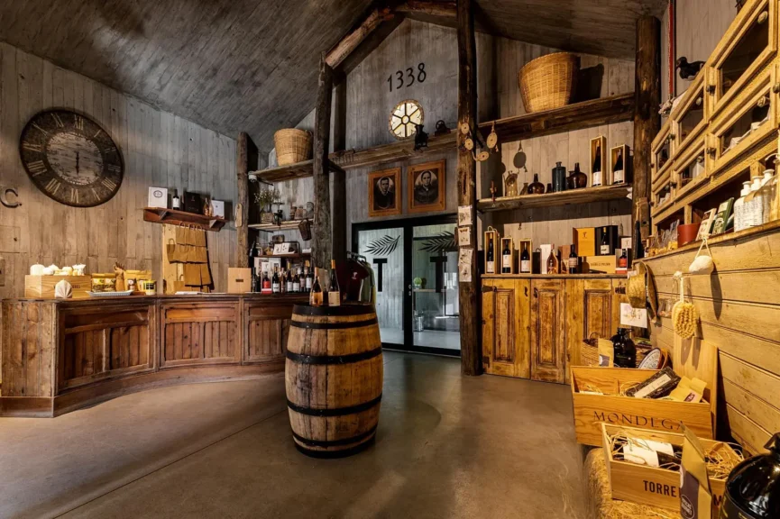 Torre de Palma Wine Hotel wine store