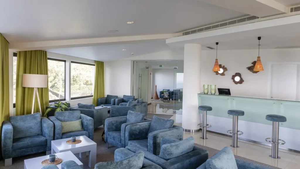 Caloura Hotel Resort Bar / Lounge