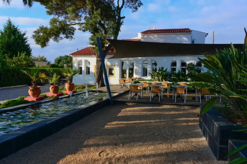 Casa Bela Moura Boutique Hotel terrace pool