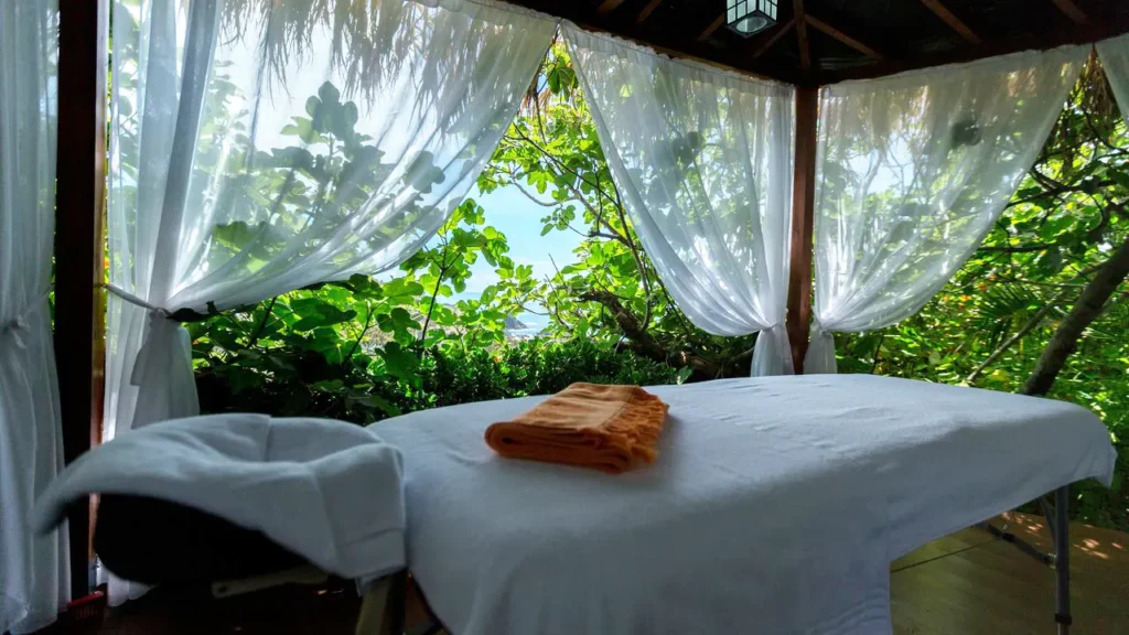 Caloura Hotel Resort SPA Massage table