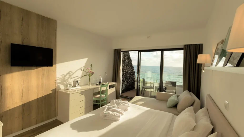 Caloura Hotel Resort Standard room